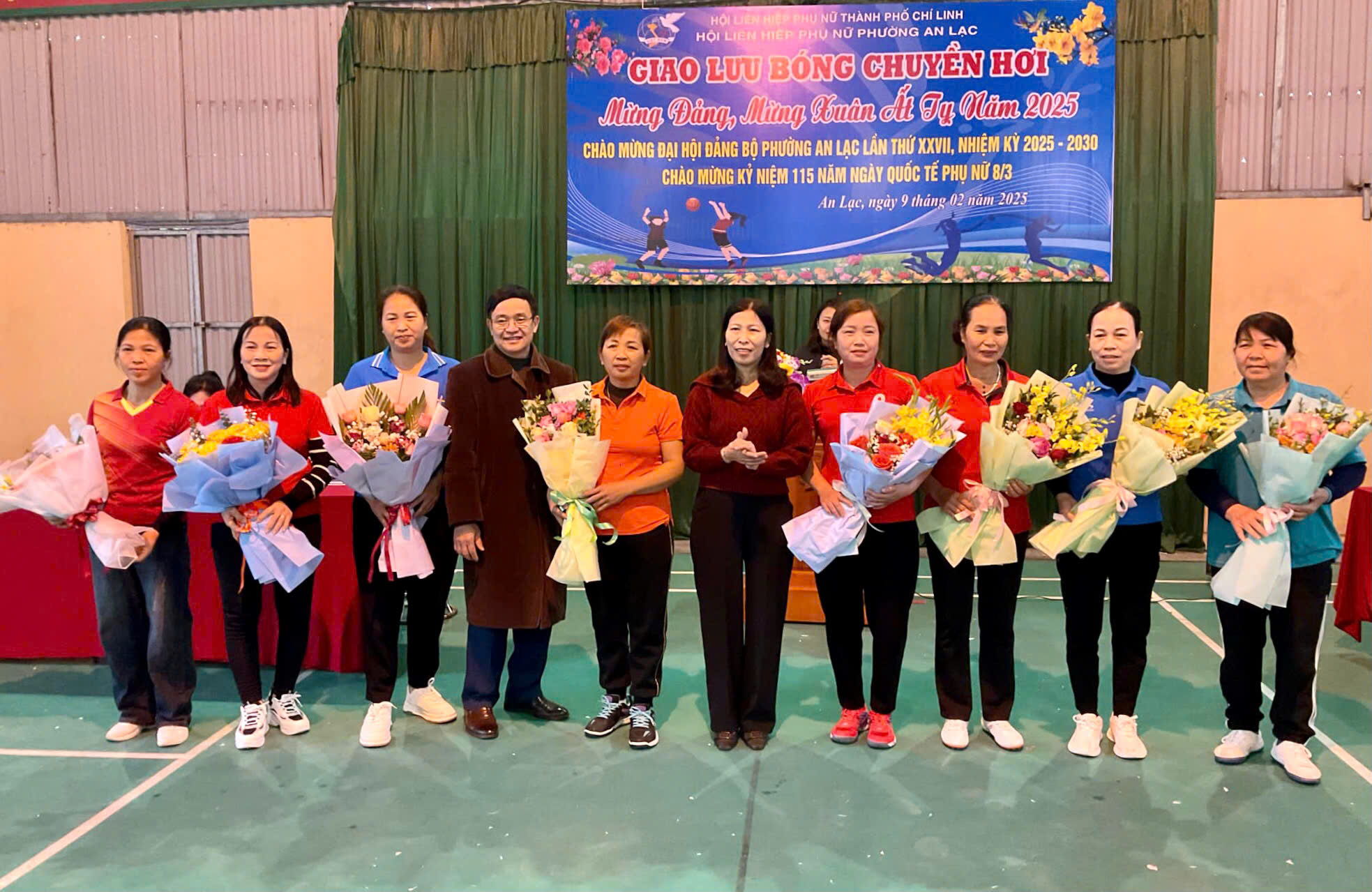 Hội LHPN phường An Lạc Tổ chức Giao lưu Bóng chuyền hơi Mừng Đảng, Mừng Xuân Ất Tỵ năm 2025 Chào mừng Đại hội Đảng bộ phường lần thứ XXVII, nhiệm kỳ 2025-2030; Chào mừng kỷ niệm 115 năm ngày Quốc tế Phụ nữ 8/3